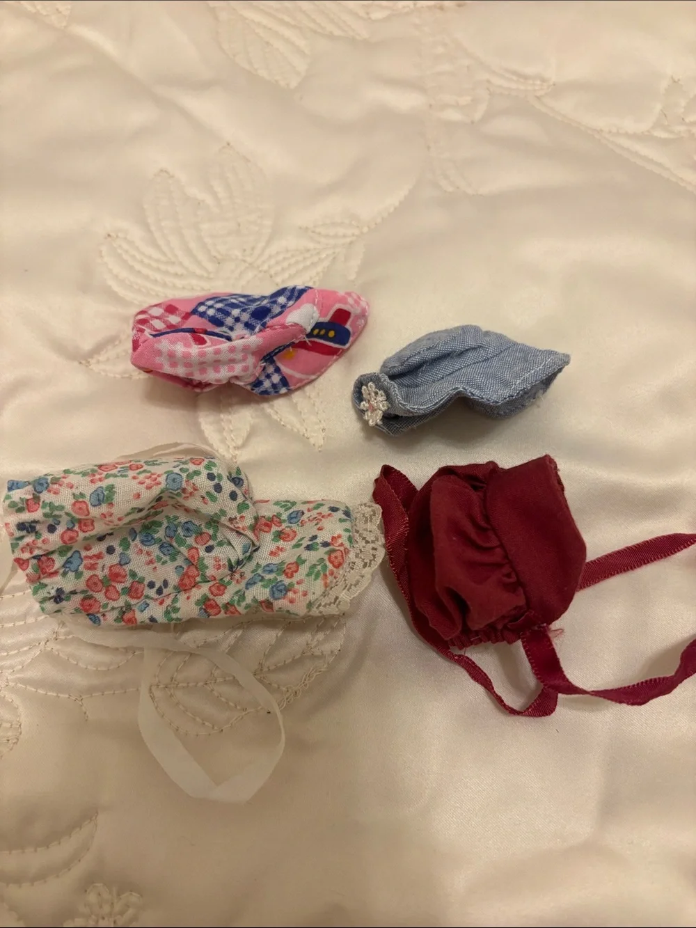 Assorted Pink & Blue Barbie/Other Clothing and Accessories Set